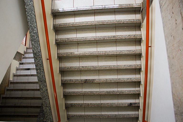 Escadas (2º andar)