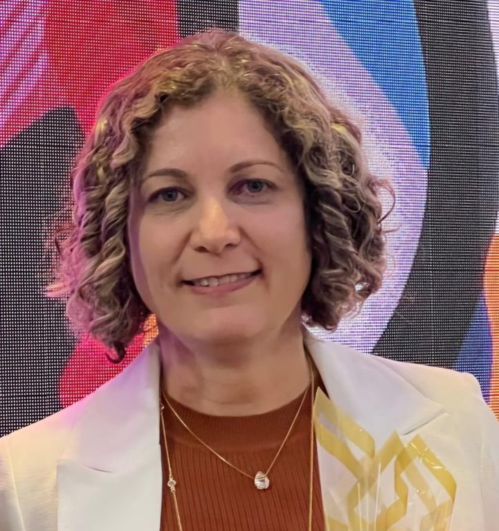 CLAUDIA_BENATTI.jpg